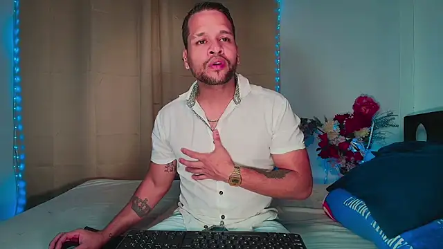 LucasGaeel online show from January 10, 2026, 1:01 am