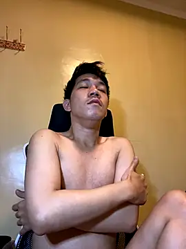 Snapshot of asian_guy_69 chatting on November 17, 2025, 1:42 am asian guy 69 online show from November 17, 2025, 1:42 am