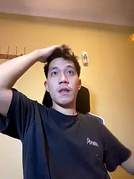 Snapshot of asian_guy_69 chatting on December 14, 2025, 2:33 pm asian guy 69 online show from December 14, 2025, 2:33 pm