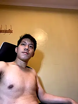 Snapshot of asian_guy_69 chatting on October 31, 2025, 9:32 pm asian guy 69 online show from October 31, 2025, 9:32 pm