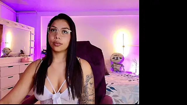 kloe28 online show from October 30, 2025, 4:11 am