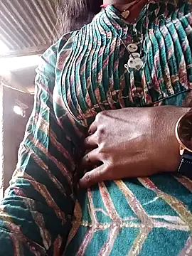 Snapshot of Cuty_nensi chatting on November 18, 2025, 11:02 am Cuty nensi online show from November 18, 2025, 11:02 am