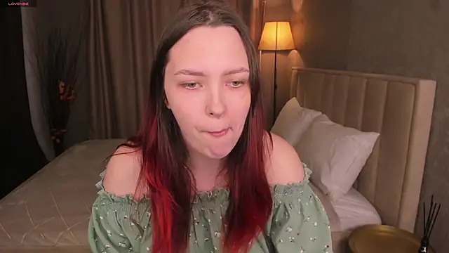 Snapshot of Monica__Queen chatting on March 19, 2026, 5:40 am Monica Queen online show from March 19, 2026, 5:40 am