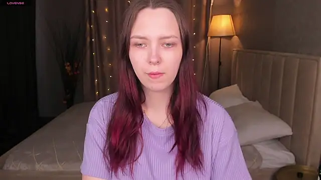 Monica  Queen online show from April 26, 2026, 5:27 am