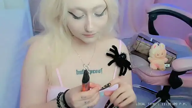 Snapshot of JuliaSharkk chatting on October 29, 2025, 9:36 pm JuliaSharkk online show from October 29, 2025, 9:36 pm