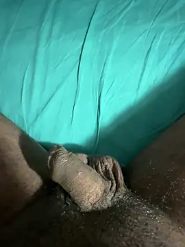 Snapshot of Aaroncornelius chatting on March 12, 2026, 12:49 am Aaroncornelius online show from March 12, 2026, 12:49 am