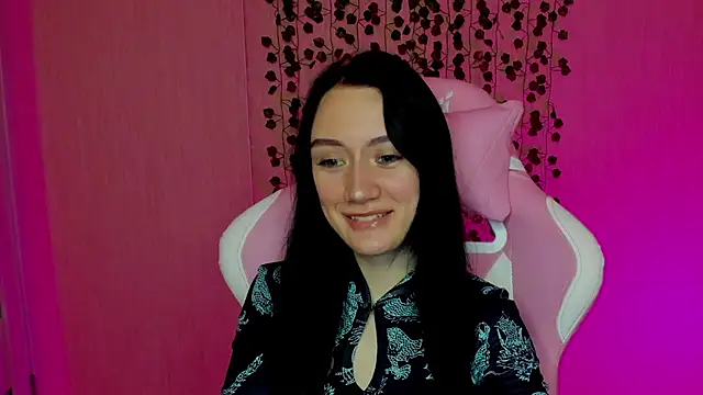 Snapshot of Arina_Meow19 chatting on November 4, 2025, 4:38 am Arina Meow19 online show from November 4, 2025, 4:38 am