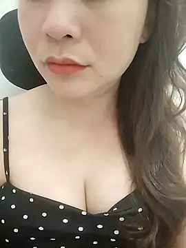 Girl Shy2000 online show from May 1, 2026, 12:21 pm