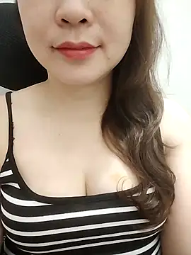 Girl Shy2000 online show from April 22, 2026, 11:00 pm