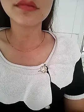 Girl Shy2000 online show from November 17, 2025, 3:54 am