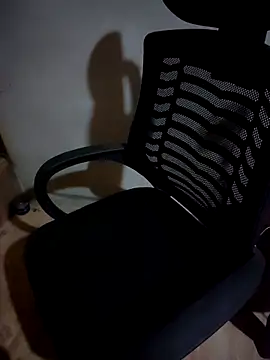 Meoweo 23 online show from October 6, 2025, 9:04 pm