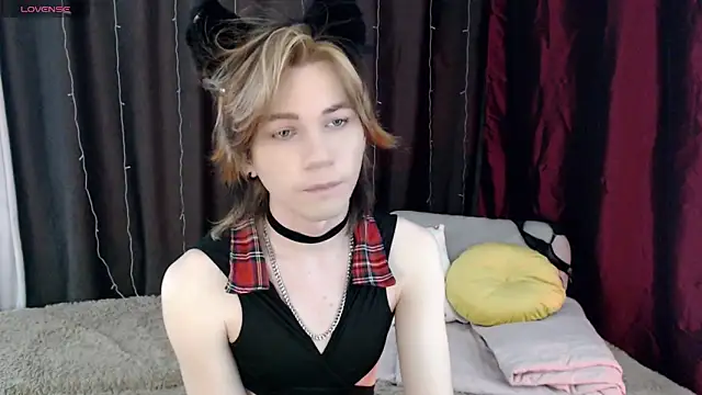 Snapshot of evan_reinhart chatting on October 23, 2025, 11:20 am evan reinhart online show from October 23, 2025, 11:20 am