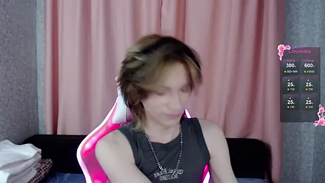 Snapshot of evan_reinhart chatting on October 8, 2025, 9:59 pm evan reinhart online show from October 8, 2025, 9:59 pm