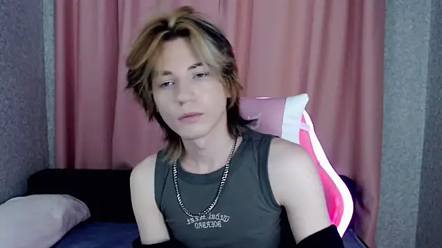 Snapshot of evan_reinhart chatting on October 7, 2025, 7:48 pm evan reinhart online show from October 7, 2025, 7:48 pm