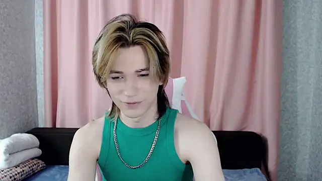 Snapshot of evan_reinhart chatting on October 9, 2025, 7:58 pm evan reinhart online show from October 9, 2025, 7:58 pm