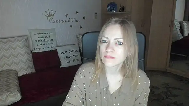 Snapshot of Tiffany_Bates chatting on November 16, 2025, 3:44 am Tiffany Bates online show from November 16, 2025, 3:44 am