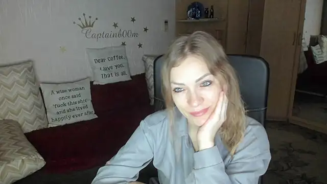 Snapshot of Tiffany_Bates chatting on October 28, 2025, 3:18 am Tiffany Bates online show from October 28, 2025, 3:18 am