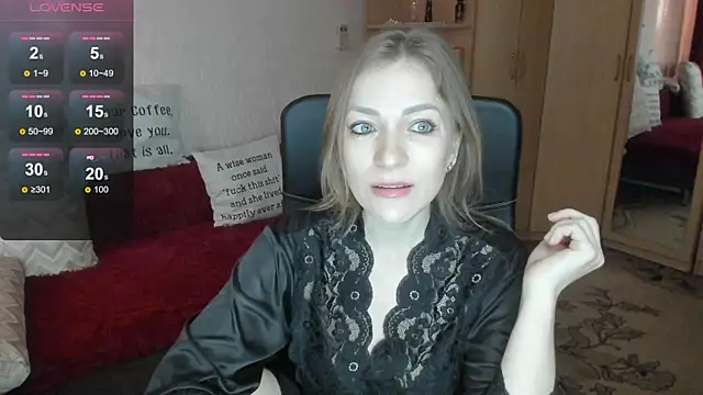 Snapshot of Tiffany_Bates chatting on May 14, 2026, 2:52 am Tiffany Bates online show from May 14, 2026, 2:52 am