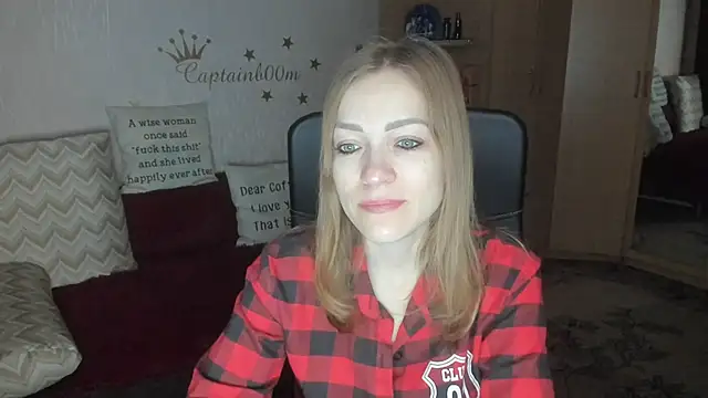 Snapshot of Tiffany_Bates chatting on November 5, 2025, 3:31 am Tiffany Bates online show from November 5, 2025, 3:31 am