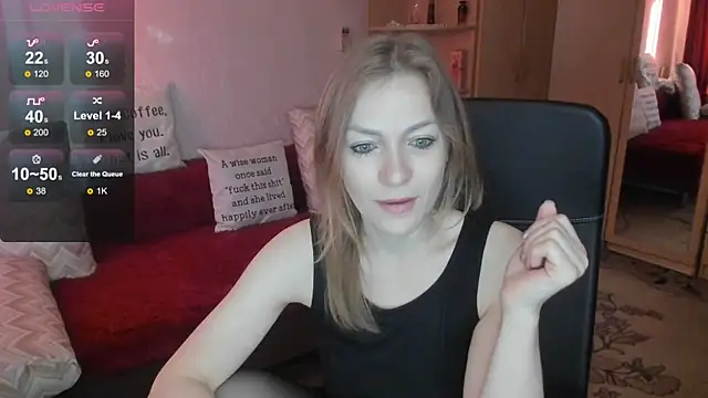 Snapshot of Tiffany_Bates chatting on June 4, 2026, 3:11 am Tiffany Bates online show from June 4, 2026, 3:11 am