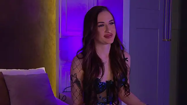 Luna Olsen online show from November 21, 2025, 6:51 pm