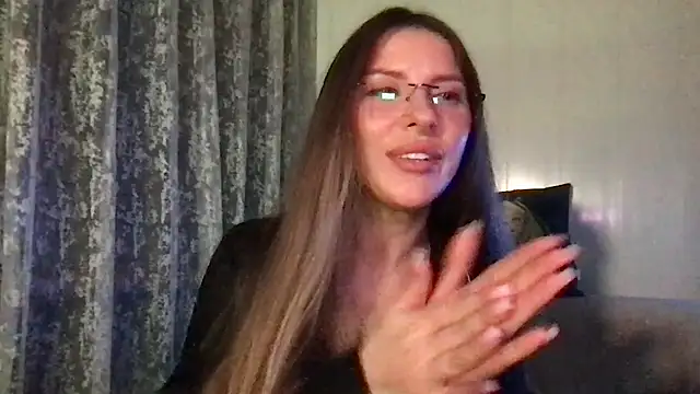 Snapshot of Ceryanna chatting on November 18, 2025, 11:26 pm Ceryanna online show from November 18, 2025, 11:26 pm