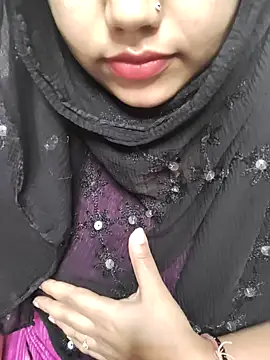 Miss Rose   online show from February 2, 2026, 11:04 pm