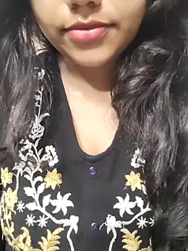 Snapshot of Miss_Rose__ chatting on October 19, 2025, 2:47 am Miss Rose online show from October 19, 2025, 2:47 am