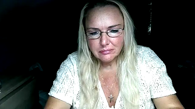 Sandy-Summer online show from September 25, 2025, 11:27 am