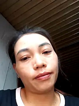 Snapshot of Phiny_xx chatting on October 18, 2025, 7:21 am Phiny xx online show from October 18, 2025, 7:21 am