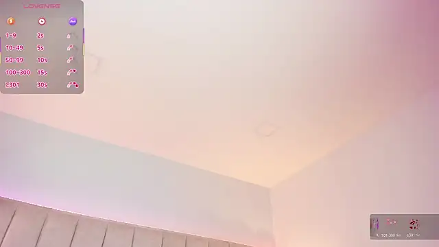 Snapshot of EllaaThorne chatting on November 17, 2025, 8:13 pm EllaaThorne online show from November 17, 2025, 8:13 pm