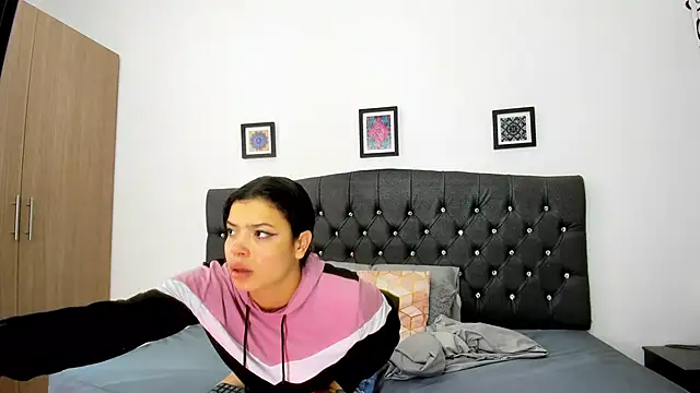 michellmorgans online show from October 11, 2025, 11:22 am