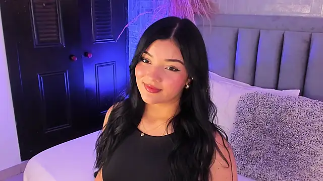 Snapshot of EmmaBlossom chatting on November 29, 2025, 7:58 pm EmmaBlossom online show from November 29, 2025, 7:58 pm