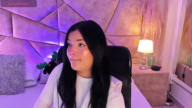 Snapshot of EmmaBlossom chatting on November 16, 2025, 3:28 pm EmmaBlossom online show from November 16, 2025, 3:28 pm