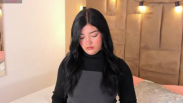 Snapshot of EmmaBlossom chatting on October 10, 2025, 7:25 pm EmmaBlossom online show from October 10, 2025, 7:25 pm