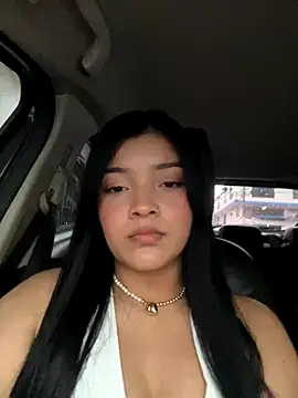 Snapshot of EmmaBlossom chatting on October 24, 2025, 7:46 pm EmmaBlossom online show from October 24, 2025, 7:46 pm