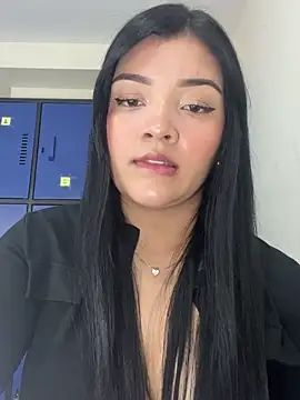 Snapshot of EmmaBlossom chatting on November 8, 2025, 7:28 pm EmmaBlossom online show from November 8, 2025, 7:28 pm