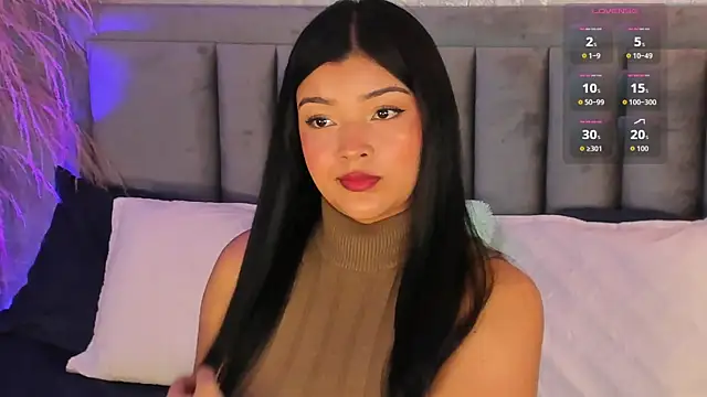 Snapshot of EmmaBlossom chatting on October 29, 2025, 7:13 pm EmmaBlossom online show from October 29, 2025, 7:13 pm