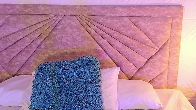 EmmaBlossom online show from February 20, 2026, 12:51 pm