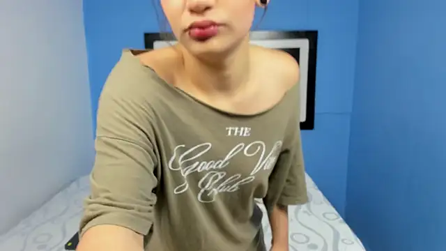 loversvalery online show from November 7, 2025, 12:21 pm