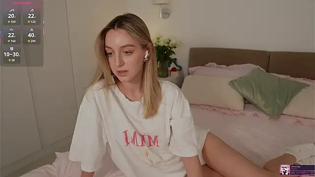 SophieBelll online show from June 23, 2026, 10:46 am