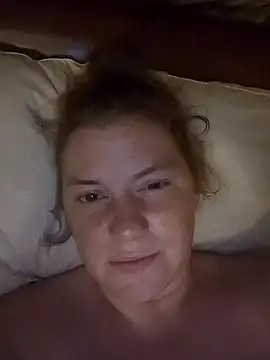 katiebugg22 online show from October 6, 2025, 2:46 am