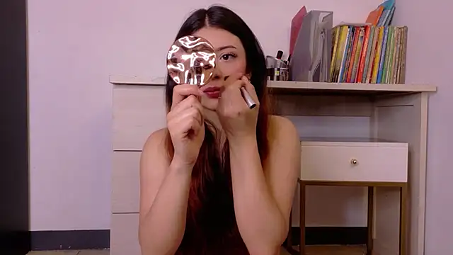 Snapshot of Adrianna5_ chatting on July 8, 2026, 10:27 am Adrianna5 online show from July 8, 2026, 10:27 am