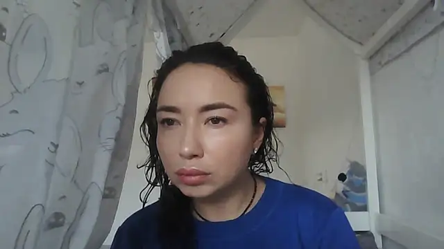 Snapshot of Cynariva chatting on November 1, 2025, 5:03 am Cynariva online show from November 1, 2025, 5:03 am