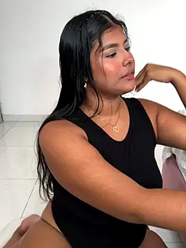 Snapshot of AnaBrowmn chatting on December 1, 2025, 12:17 pm AnaBrowmn online show from December 1, 2025, 12:17 pm