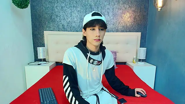 Snapshot of Lovers_21 chatting on October 9, 2025, 8:42 pm Lovers 21 online show from October 9, 2025, 8:42 pm