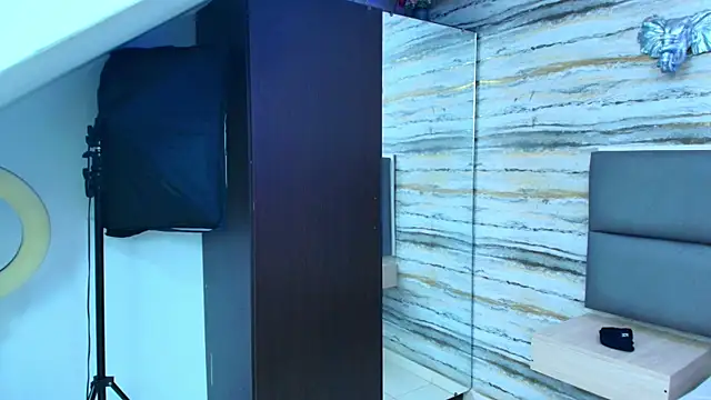 Snapshot of Lovers_21 chatting on November 8, 2025, 2:48 am Lovers 21 online show from November 8, 2025, 2:48 am