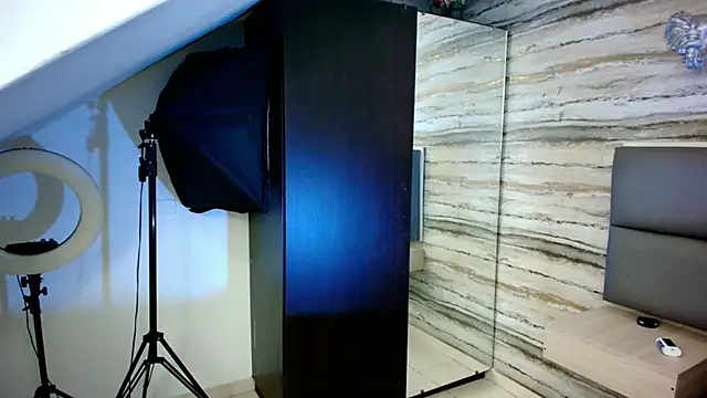 Snapshot of Lovers_21 chatting on November 15, 2025, 7:40 pm Lovers 21 online show from November 15, 2025, 7:40 pm