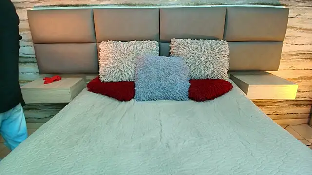 Snapshot of Lovers_21 chatting on October 16, 2025, 9:34 pm Lovers 21 online show from October 16, 2025, 9:34 pm