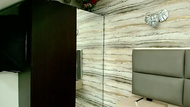 Snapshot of Lovers_21 chatting on November 17, 2025, 1:42 am Lovers 21 online show from November 17, 2025, 1:42 am